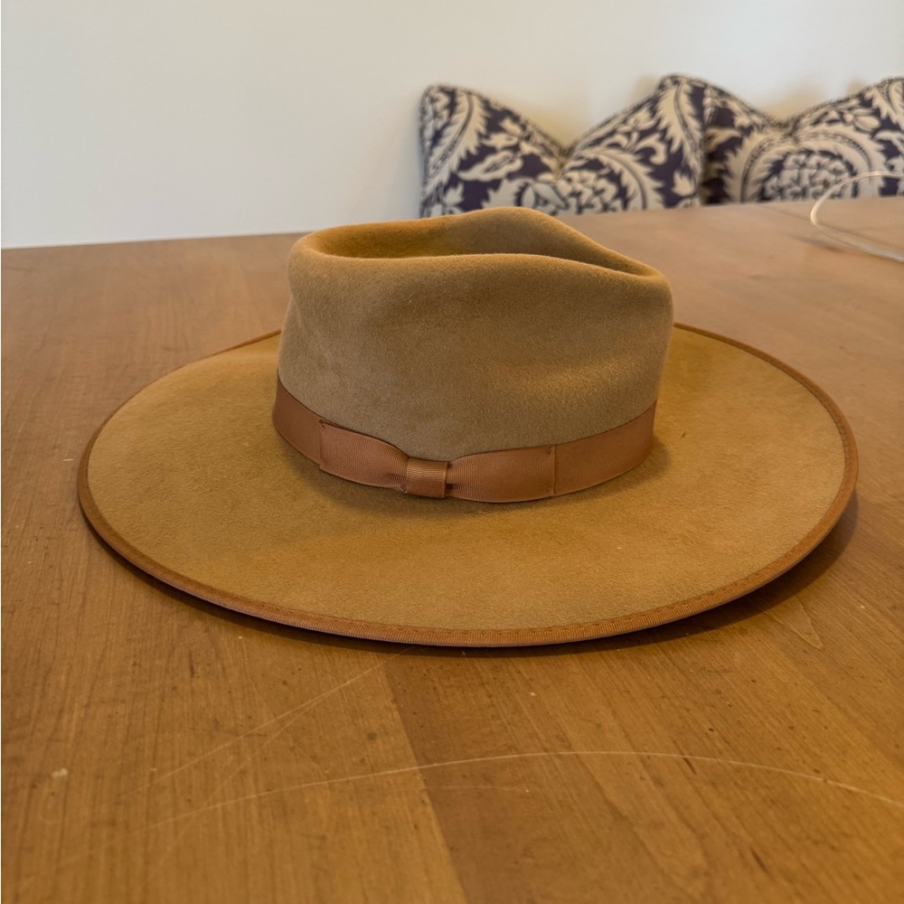Lack of color brown rancher size medium (has foam sizer inside the hat!!)